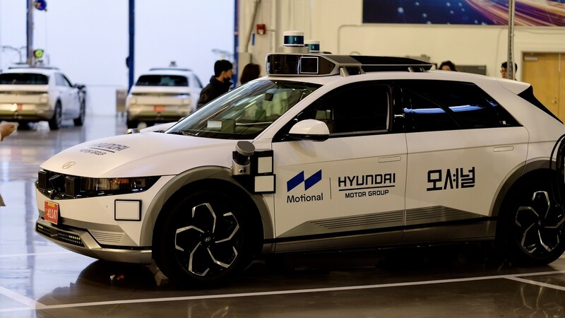 8일(현지시각) 미국 라스베이거스의 모셔널 테크니컬 센터에 정차된 무인 로보택시‘아이오닉5’의 모습.