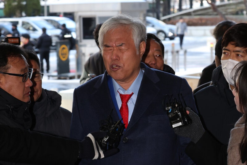 서부지법 폭동 1년…현장에 없던 전광훈 ‘배후 혐의’ 어떻게 소명했나