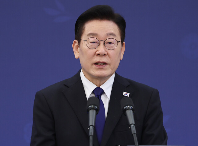 이재명 대통령, 정청래 대표에게 “반명?” 농담 건네다