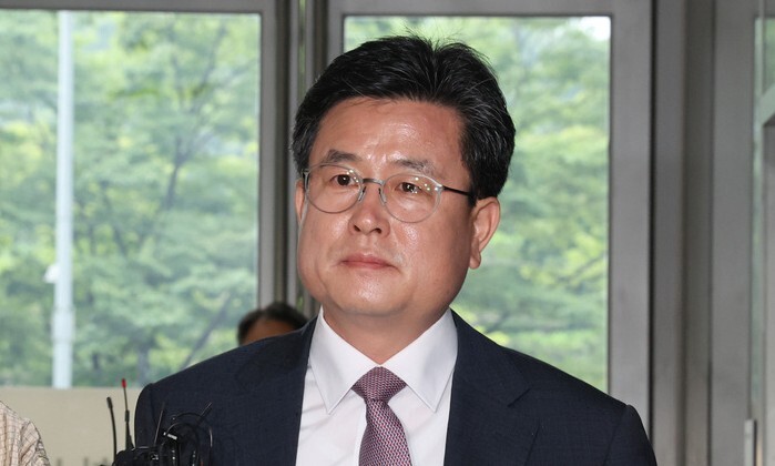 강의구 전 대통령실 부속실장이 지난 7월16일 서울 서초구 순직해병특검 사무실에 참고인 신분으로 조사를 받기 위해 출석하고 있다.연합뉴스