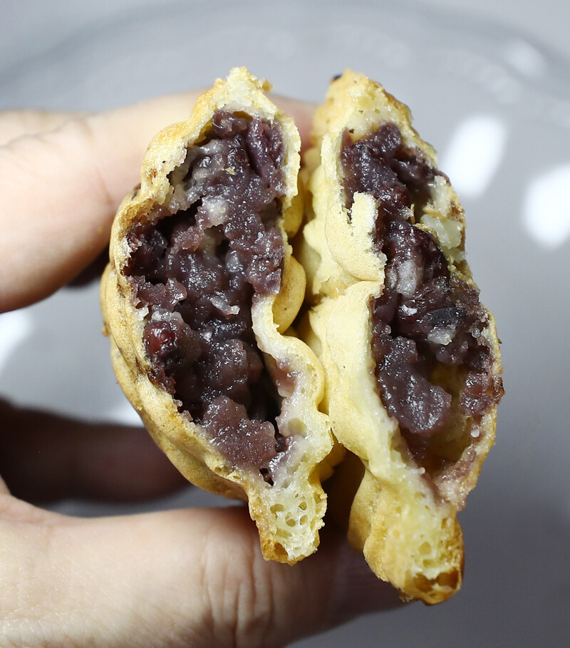 서울 강북권 붕어빵 최강자로 인기인‘효공잉어빵’의 팥붕어빵.팥이 넉넉하다.박미향 기자