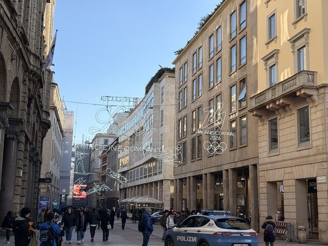 두오모엔 오륜기, 트램엔 이탈리아어뿐…밀라노의 ‘미적지근한’ 올림픽 전야