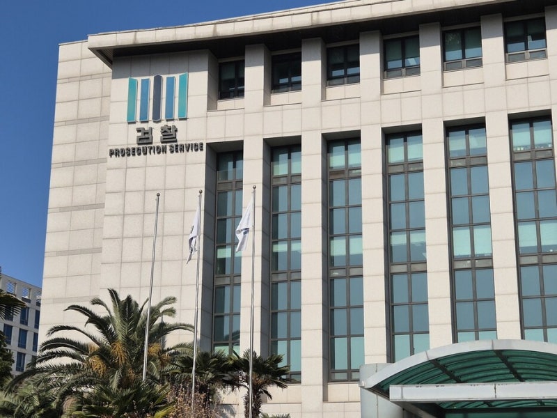 검찰 항소에도 ‘옷 3만원 절도’ 또 무죄…법원 “기소 거리냐” 비판