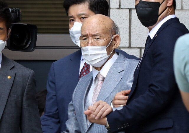 ‘전두환 회고록’ 9년 만에 ‘5·18 왜곡’ 판결…유공자들 승소