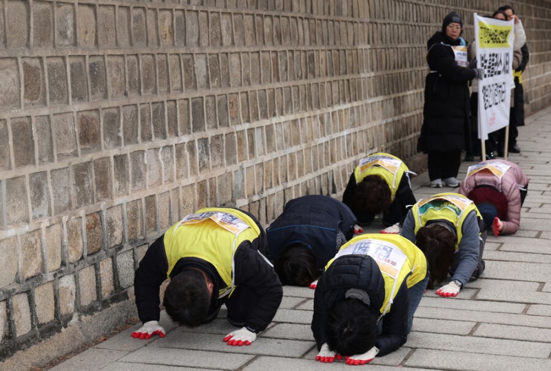 10만명 생계 달린 홈플러스, 살릴 시간 20일도 안 남아…“제발 정부가 나서달라”