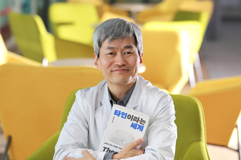 “우린 오해를 이해로 착각한다…타인의 마음은 미확인 정보”