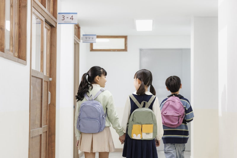 초등학교 입학하는 우리 아이, ‘과잉 개입’보다 후방 지원을