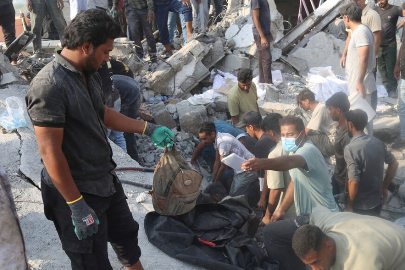 [사설] 이란 초등학교 피격 100여명 사망, 반인도적 범죄 당장 멈춰야