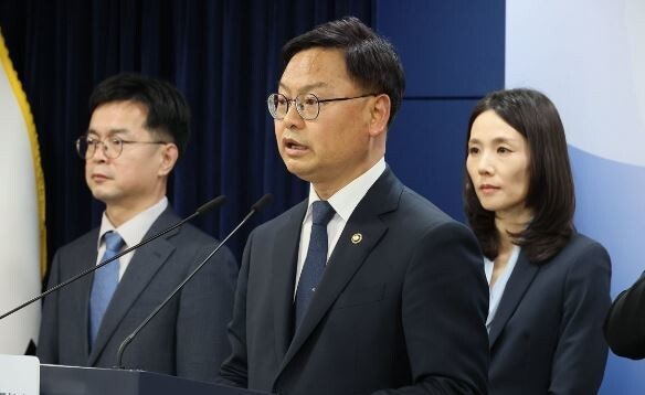 한국인 선원 186명, 페르시아만서 발 묶인 선박들에 탑승 상태