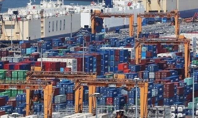 이달 1∼10일 수출 또 역대 최대…이란 전쟁에도 반도체 선방