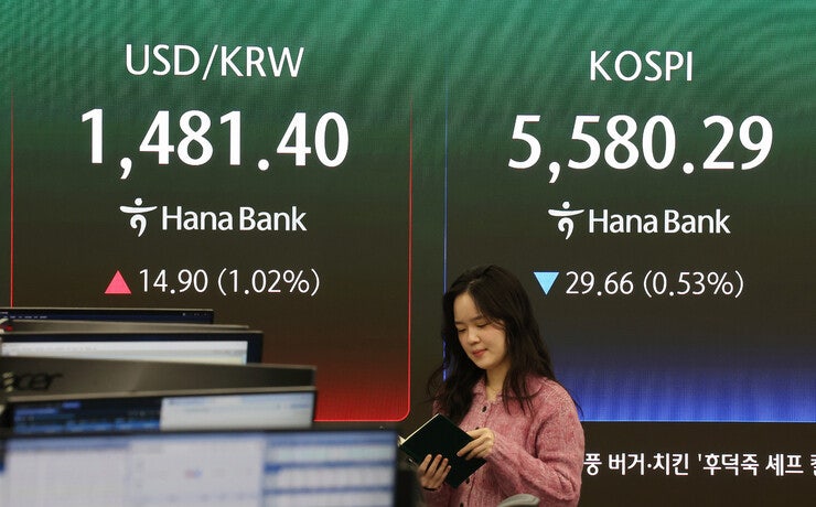 외국인, 2월 국내주식 20조원 가까이 팔아치웠다…사상 최대