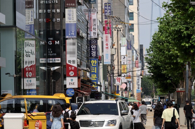 사교육비 5년 만에 조금 줄어…지난해 27조, ‘역대 두 번째’