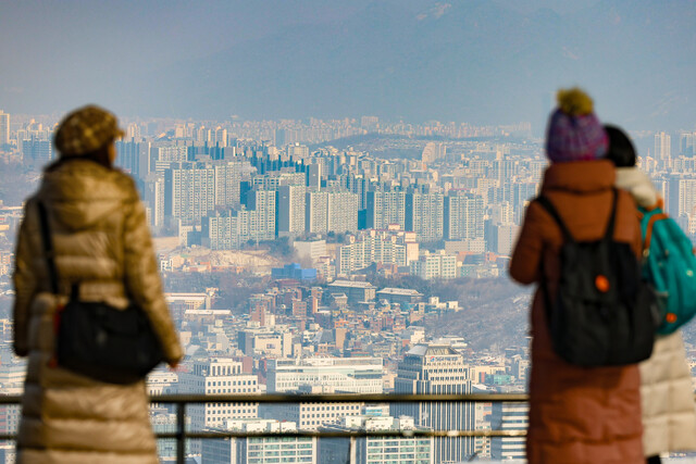 서울 남산에서 바라본 시내 아파트 모습.연합뉴스
