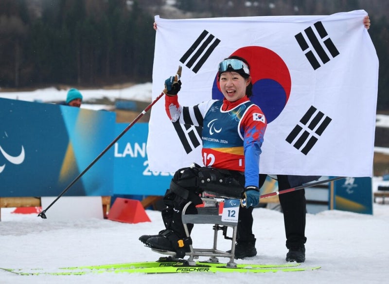 크로스컨트리 김윤지, 또 금메달…금·은·은·은·금 5개 메달 ‘새 역사’