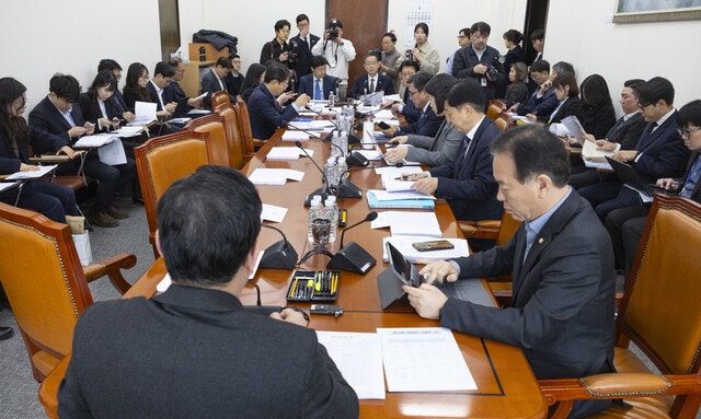 ‘서학 개미’ 유도 ‘환율 3법’ 상임위 통과…5월 말까지 양도세 0원