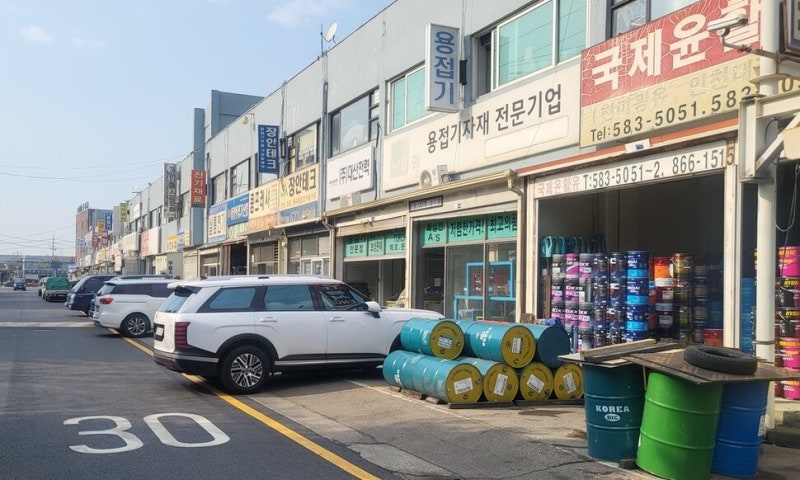 흔들리는 철강 클러스터 인천 동구…“지역 공동체의 위기”