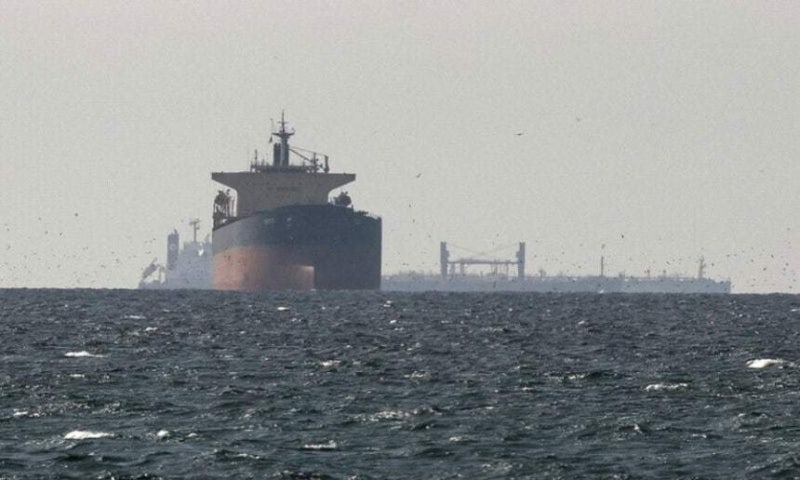 [단독] 최고가제 비껴간 ‘선박유’ 2배 폭등…육상 경유보다 비싸졌다