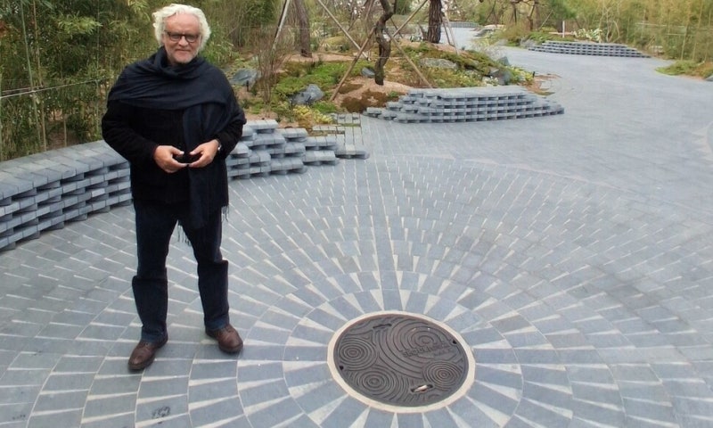 ‘맨홀 뚜껑’과 ‘세한삼우’로 리움의 얼굴 바꾼 멕시코 거장