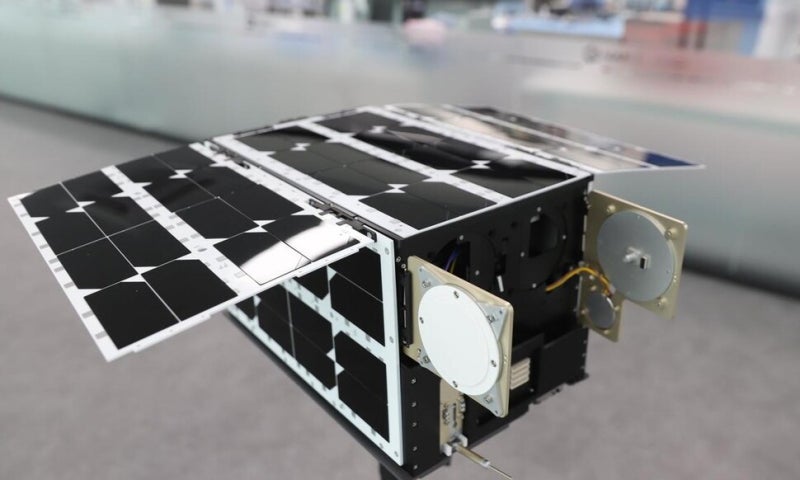 아르테미스에 합승한 한국 큐브위성, 교신 실패