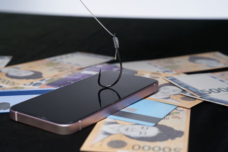 ‘저승사자 1원 입금’에 은행 거래 올스톱…시민단체 노리는 ‘계좌 묶기’