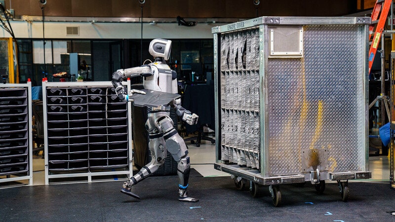 AI발 구조조정, ‘숙련 사다리’ 끊긴다…“신입 뽑아도 시킬 일 없어”