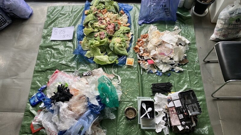 식당 ‘쓰봉’ 열어보니, 절반이 음식물…“쓰레기 과다도 봉투 대란 원인”