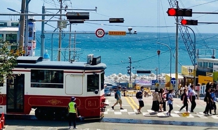 ‘슬램덩크 명소’ 해운대 청사포, 인생샷 찍으려다 인생 끝낼라