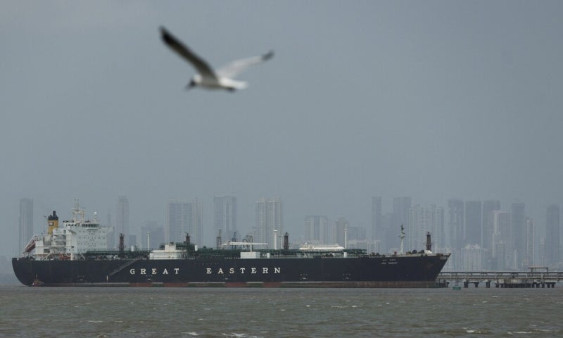 미 “완전 개방”-이 “통제 지속”…호르무즈 2천척 여전히 정박중