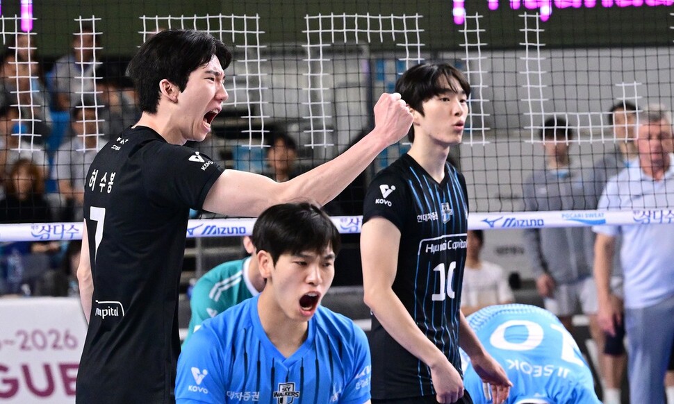 안방서 분노의 2승, 균형 맞춘 현대캐피탈…승부는 5차전에서