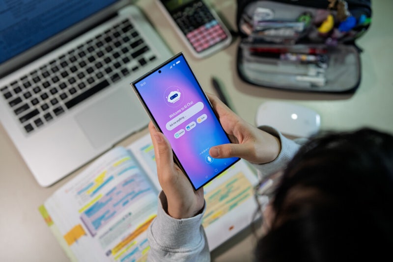 대학생들의 AI 없는 일주일…“자료 찾다 감정 올라와” “친구와 전화 통화를”