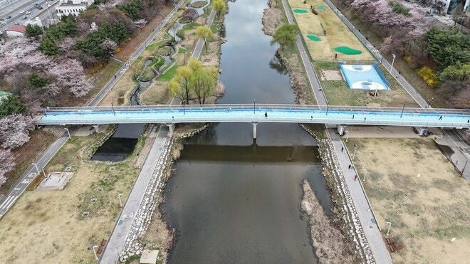 성남시, 붕괴 사고 겪고도…황새울보도교 보수 1년여 만에 균열