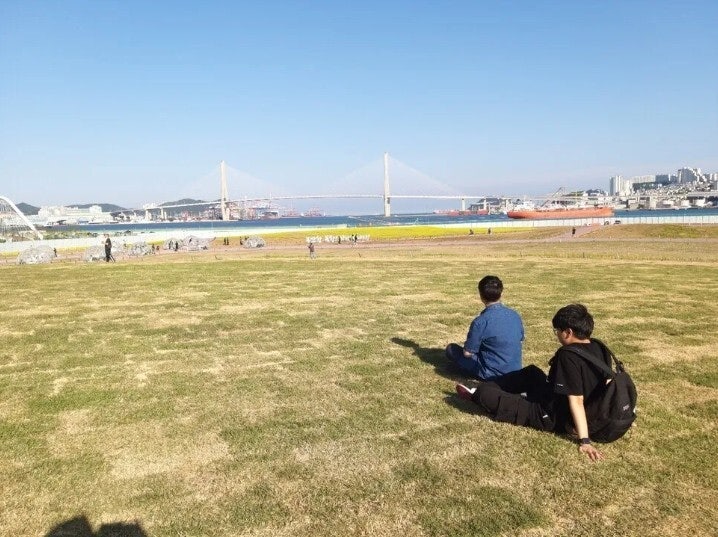 ‘야구팬 심쿵’ 바닷가 프로야구장…전재수·박형준 “부산 북항에”