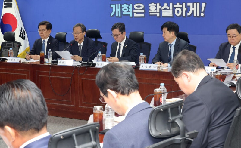 다음 주 차 보험료 인하 방안 나온다…당정 “5·2부제로 운행 줄어”