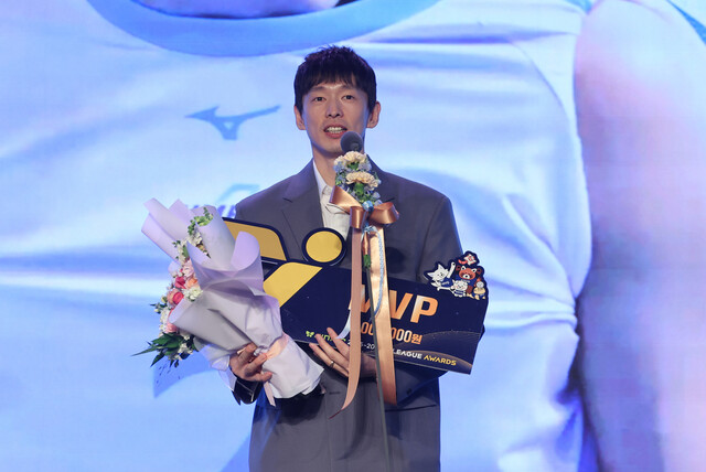 V리그 우승 이끈 한선수·실바 정규리그 MVP…신인상 이우진·이지윤