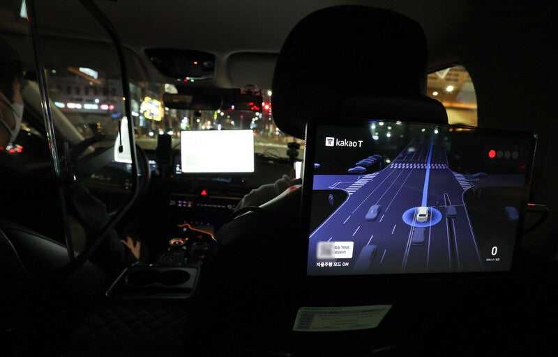 강남 누비는 ‘AI택시’…기사들은 “퇴출 걱정”