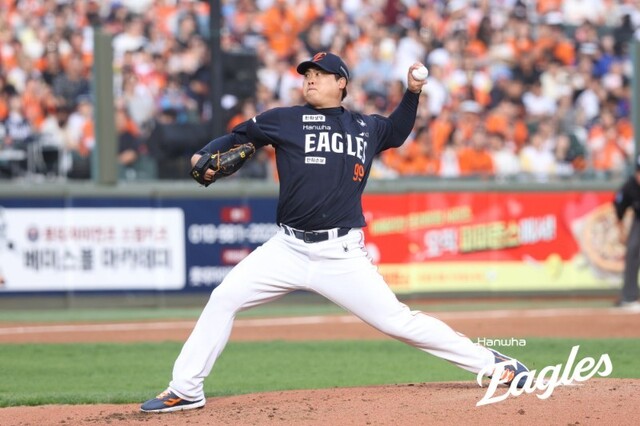 “후배님들 ‘기강’ 잡으러 왔습니다”…봄 야구 ‘클래스’ 인증 류현진·최형우·김현수