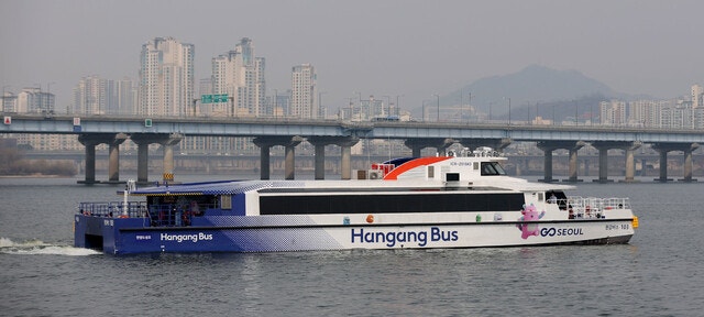 서울시, ‘자본잠식’ 한강버스 지원 확대 착수에…“혈세 안 돼” 반발