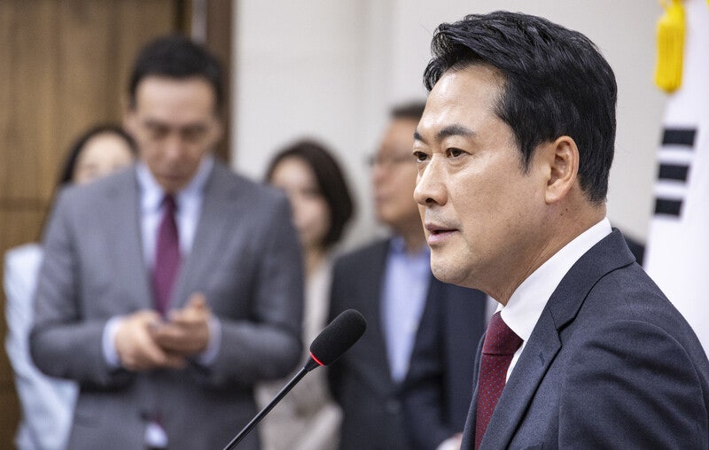 장동혁 대표 물러나야 국힘이 산다 [성한용 칼럼]