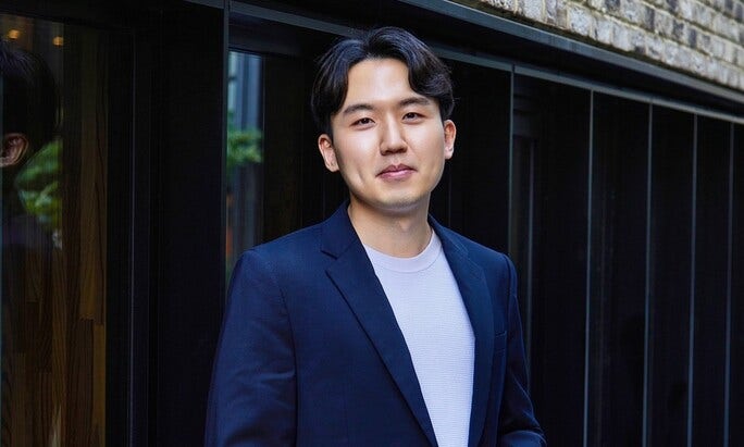 “조명의 역할은 세상을 비추는 일”