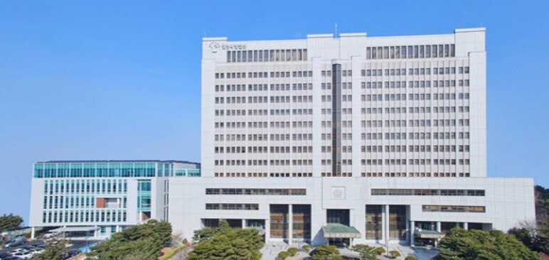 “장기집권 반대 시위” 아프리카인 부부, 난민심사 기회 얻었다