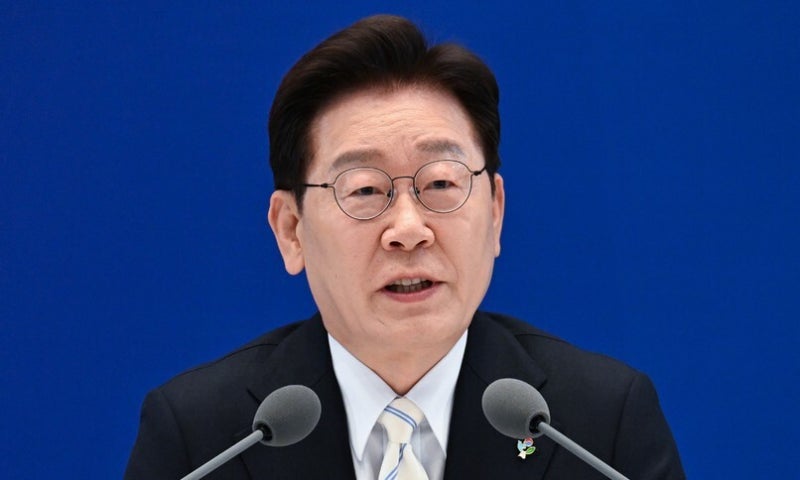 <b>이 대통령</b> “성장 혜택 전 국민 누려야…곧 대규모 투자 프로젝트 공개...