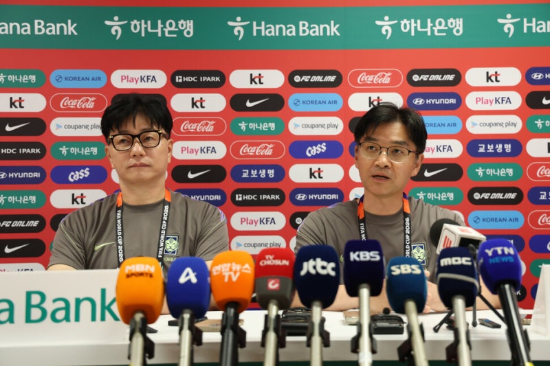 “홍명보호는 되는 팀, 선수들 매우 차분”…‘정신과 의사’ 발언 왜?
