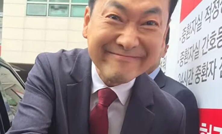 장동혁, 웃으며 퇴원…지지자에게 주먹 쥐고 ‘파이팅!’
