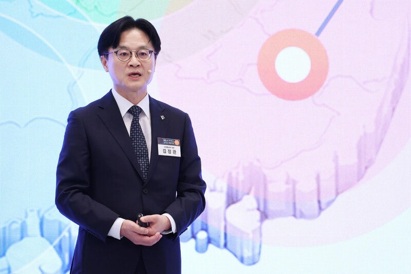정부 “<b>서남권</b> 800조 투자…제2 반도체 생산기지로”