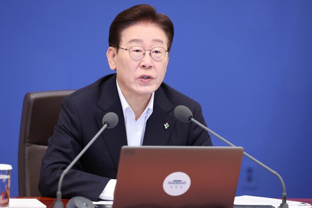 이 대통령 “호남 투자에 지역차별 운운…누적 비교하면 조족지혈”