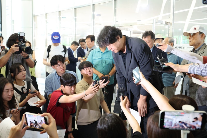 “선배·아비 심정으로 선처 호소”…탄원서 낸 배재학당 총동창회 [만리재사진첩]