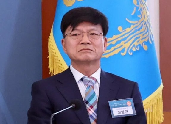 “5·18 성역” 논란 이병태 결국 사퇴…청 “사의 수용”