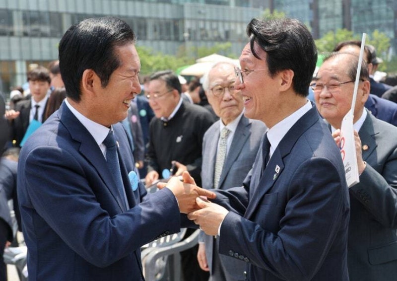 정청래 “김 총리가 자기 정치” 역공…김민석 “1년 폐해 평가할 시간”