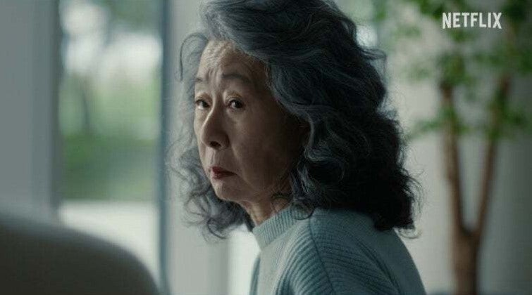 ‘성난 사람들 2’ 윤여정, 에미상 여우조연상 후보…이번에도?