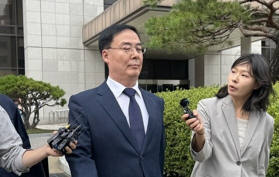 선관위 전 사무총장 김세환 징역 2년…특혜채용 아들 관사까지 제공